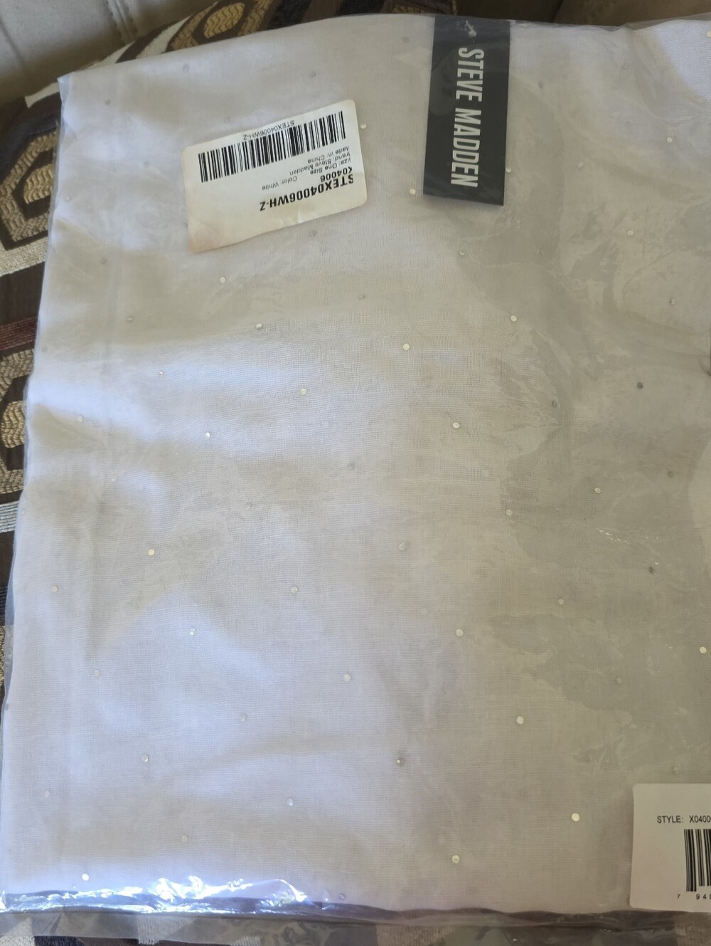 Steve Madden Lightweight White Scarf/shawl